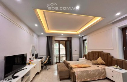 Bán nhà phố Hoàng Như Tiếp, 52m2, cách một nhà ra mặt phố, 3 thoáng, nhỉnh 6 tỷ.